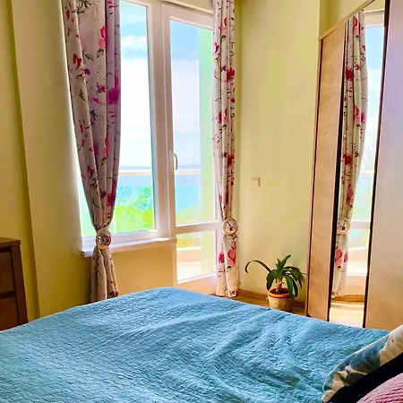 Europe Holiday Apartments First Sea Line Coast Apartman