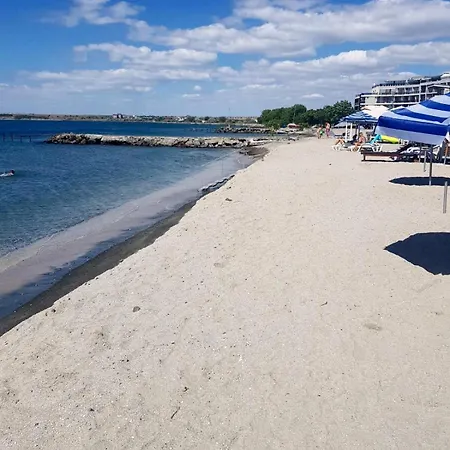 Apartman Europe Holiday Apartments First Sea Line Coast *