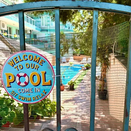 Europe Holiday Apartments First Sea Line Coast *